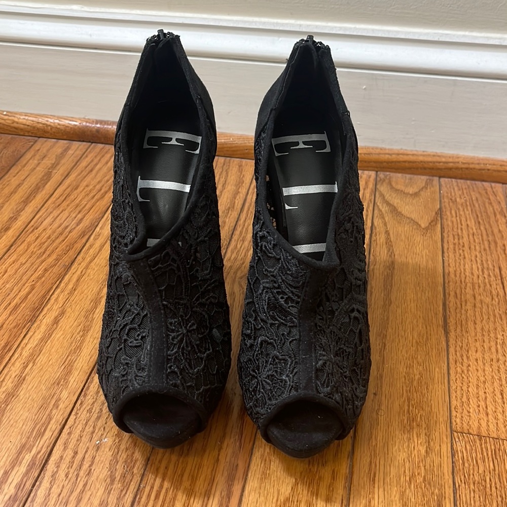 Elle Black Heels